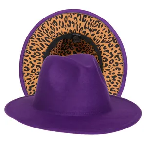 Dettaglio cappello fedora viola con elegante fodera leopardata e fascia antisudore interna