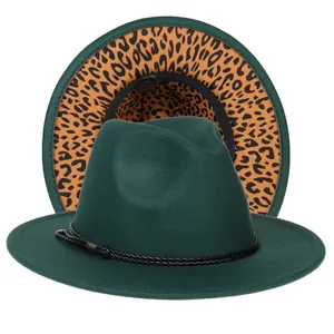 Cappello fedora verde smeraldo a tesa larga con fodera leopardata e cordino intrecciato