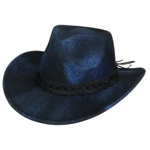 Detail eines dunkelblauen Glitzer-Cowboyhutes mit einem schwarzen geflochtenen Kunstlederband