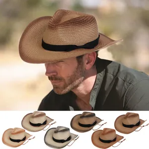 Detalle de sombreros de paja vaqueros degradados con textura tejida y barboquejo