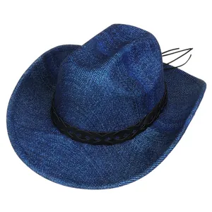 Detail eines blauen Western-Cowboyhuts mit geflochtenem Lederband und strukturierter Faser