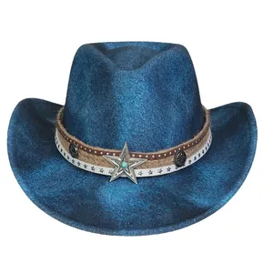 Boho Western-Cowboyhut in Blau mit Türkis-Verzierungen und Stern-Details auf weißem Grund