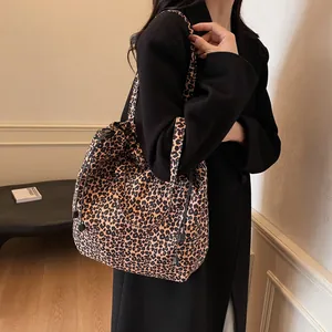 Sac fourre-tout tendance à imprimé léopard avec cordon de serrage et grande capacité