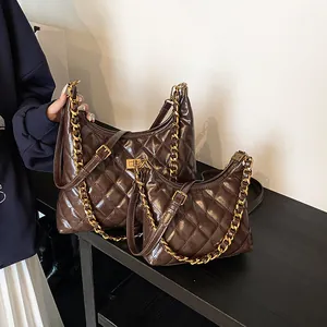 Women Quilted Rhombic Shoulder Bag Vintage PU Leather Crossbody Bag With Gold Chain Fashion Hobo Underarm Bag Commuter Handbag