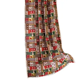 Rood kerst jacquard gordijn met patronen van de kerstman en rendieren voor feesten