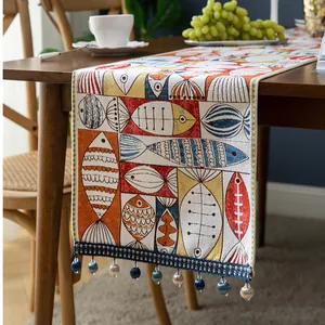 Runner da tavola giapponese in lino con pesci colorati e nappe decorative con perline