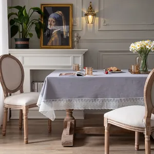 Elegante Franse rechthoekige mauve tafelkleed met witte kanten rand voor huisdecoratie