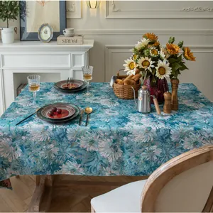 Detail van de jacquardstof met hoge dichtheid en vintage blauwe bloemmotieven