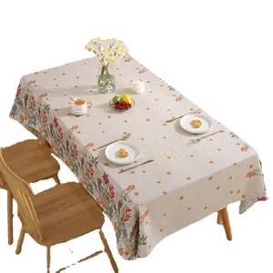 Tovaglia rettangolare in cotone e lino con fiori rossi per decorazioni tavola rustiche