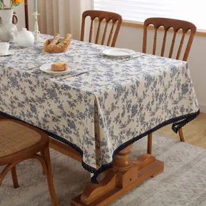 Nappe rectangulaire en coton et lin avec imprimé floral bleu et bordure dentelle