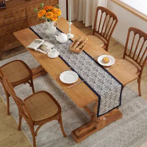 Chemin de table rétro en coton et lin avec motif floral bleu et blanc et dentelle