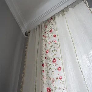 Beige Boho Vorhänge mit Blumenstickerei und dekorativer Bommelborte für Schlafzimmer