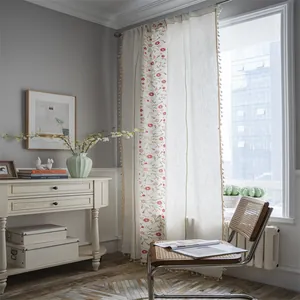Nordische Vorhänge aus beigem Leinen mit Blumenstickerei und Quasten für das Schlafzimmer