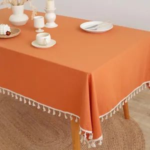 Noordse pompoen oranje katoenen tafelkleed met elegante witte kwastjes aan de rand