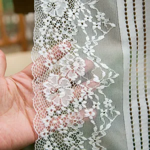 Runner da tavola in pizzo bianco con ricamo floreale per decorazione tavola nuziale