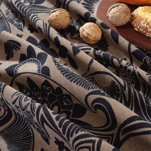 Braune Blumentischdecke mit schwarzen Mustern und Baumwollspitze im luxuriösen Retrostil
