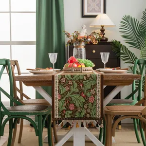 Vintage tafelloper in William Morris-stijl met bloemen jacquardpatroon en kwastjes