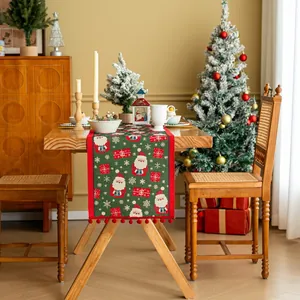 Runner da tavola natalizio con Babbo Natale e nappe a pompon rossi per decorazione