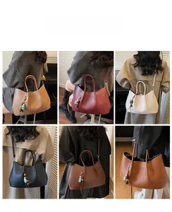Collage aus Ledertaschen in sechs Farben mit Schulter- und Tragevarianten am Modell