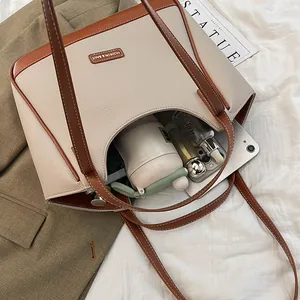 Grand sac cabas minimaliste en similicuir avec rangement pour tablette et objets divers