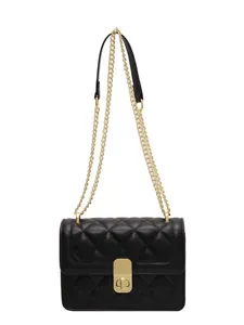 Sac bandoulière classique en cuir matelassé noir avec chaîne dorée et fermoir