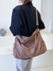 Bolso de hombro grande de cuero PU marrón para mujer con correa ajustable y textura suave
