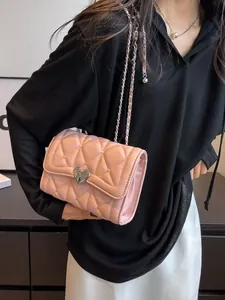 Sac à Épaule Matelassé avec Chaîne pour Femme Cuir PU Serrure en Cœur Rabat Petit Sac Carré Bandoulière Quotidien Fête