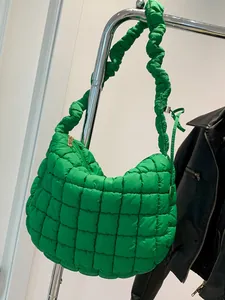 Dames Gewatteerde Cloud Bag Met Scrunchie Schouderriem Grote Capaciteit Katoen Hobo Tas Voor Casual Dagelijks Reizen