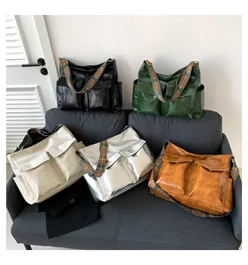 Detailed collection of vintage large-capacity tote bags in five colors with patterned straps
