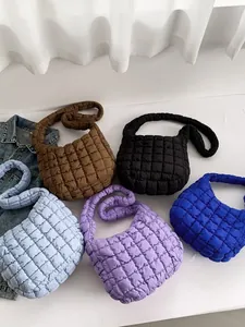 Gewatteerde cloud puffer tote bag voor dames in vijf kleuren met ruim ontwerp