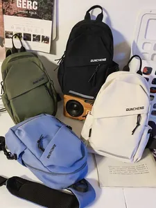 Bolsos de pecho de lona versátiles para deportes y oficina en cuatro colores distintos