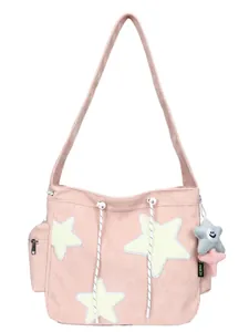 Sac fourre-tout rose en velours côtelé avec étoiles blanches et porte-clés peluche