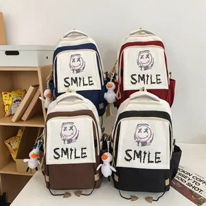 Minimalistischer Rucksack mit großem Fassungsvermögen, Smiley-Grafik und Enten-Anhänger