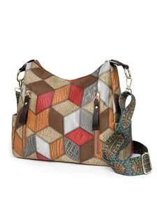 Borsa tote vintage con motivi geometrici 3D e ampia tracolla in stile etnico