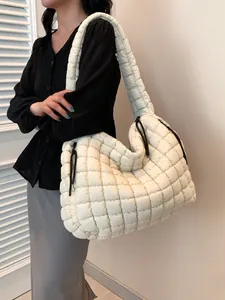 Vrouwen Grote Capaciteit Gewatteerde Puffer Tas Zacht Nylon Rooster Wolk Schoudertas Casual Mode Draagzak Voor Dagelijks Gebruik