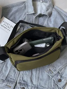 Sac bandoulière en nylon vert olive mixte avec plusieurs poches et fermeture éclair