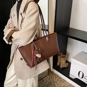 Grote Capaciteit Tote Bag Voor Vrouwen PU Leer Minimalistische Schoudertas Met Beer Hanger Dagelijks Woon Werkverkeer Tas