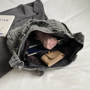 Retro washed denim tote bag with large capacity and inner pockets for daily essentials