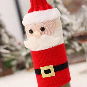 Gebreide kerstwijnfleshoes met kerstman-ontwerp en zwarte riem voor tafeldecoratie