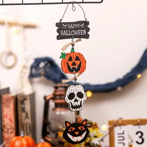 Halloween Hängedeko mit Kürbis, Totenkopf und Katze für festliche Tür- und Wanddekoration