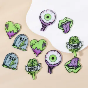 Griezelige set van 10 Halloween zombie acryl hangers met oogbal, hersenen en grafsteen designs