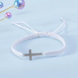 Bracciale in corda bianca intrecciata a mano con nodo regolabile e croce in argento