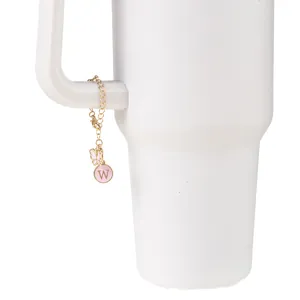 Pendentif lettre W rose et doré avec papillon pour poignée de gobelet d'eau