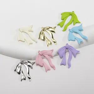 Dijes de lazo coloridos para joyería DIY en metal pulido y acabados mate pasteles