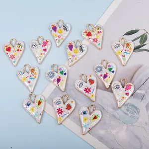 Graffiti Herz Emaille Anhänger mit bunten Pop-Art Mustern für DIY Schmuckherstellung