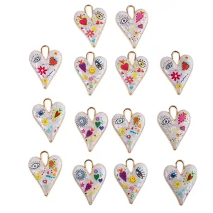 Bunte Emaille-Herzanhänger mit handbemalten Mustern für DIY-Schmuck und Schlüsselanhänger