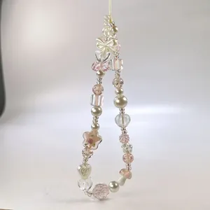 Dragonne de téléphone en perles de cristal rose avec perles et breloque champignon mignonne