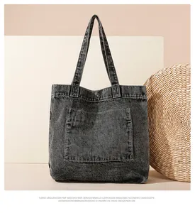 Detail der Vintage Anthrazit Denim Tote Bag mit großer Fronttasche und Doppelnaht