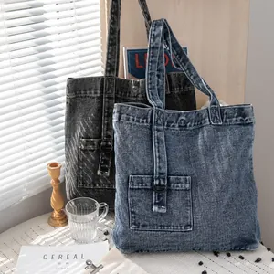 Vintage-Denim-Tragetasche mit praktischen Taschen in Blau und Grau für den Freizeitlook