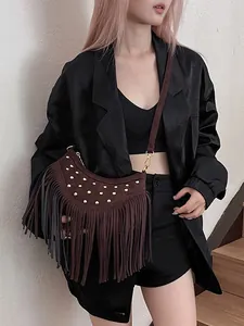Sac à Épaule en Cuir PU pour Femme avec Rivets et Glands Sac à Bandoulière Boho à Franges Sac à Main de Mode Street Style avec Sangle Réglable